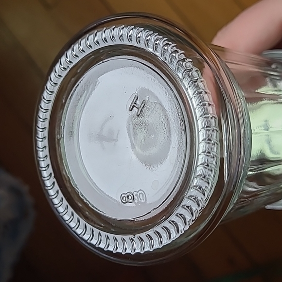 Diner Style Sugar Shaker - Picture 3 of 5